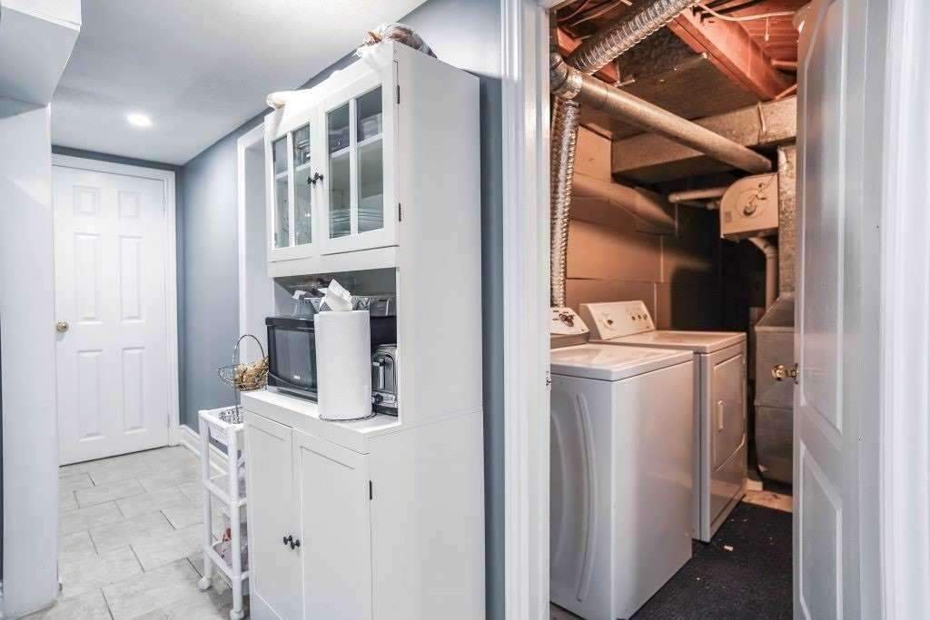 67 Thorncroft Cres