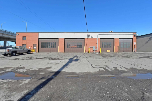 106 Ridgetop Rd, Toronto