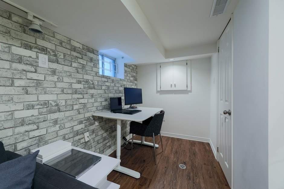 93 Glenmount Park Rd