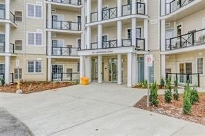 50 Lakebreeze Dr, #225