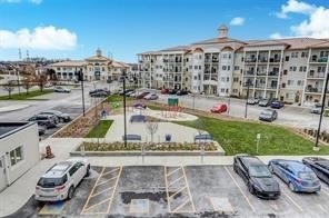 50 Lakebreeze Dr, #225