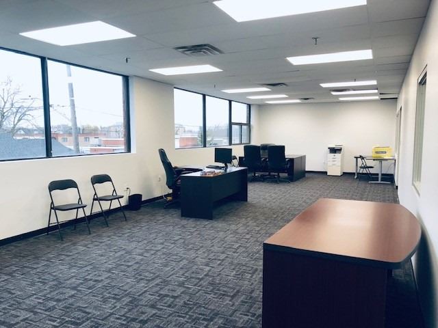 114 Dundas St E, #212/214