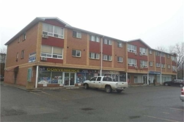 837 Simcoe St S, Oshawa