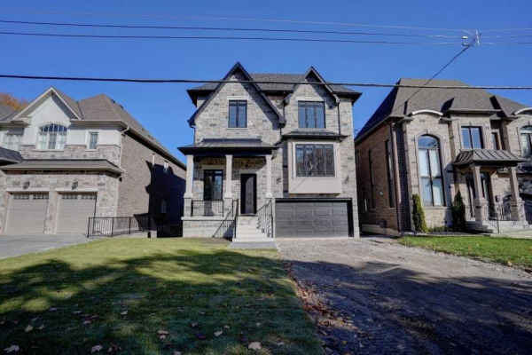1789 Spruce Hill Rd, Pickering