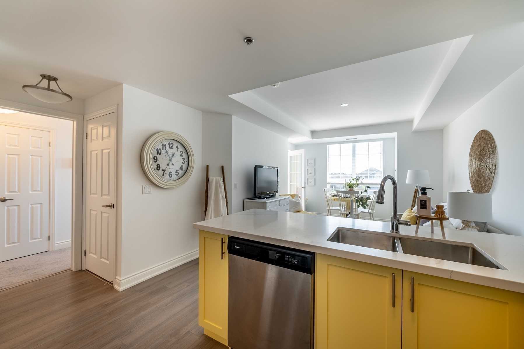 21 Brookhouse Dr, #209