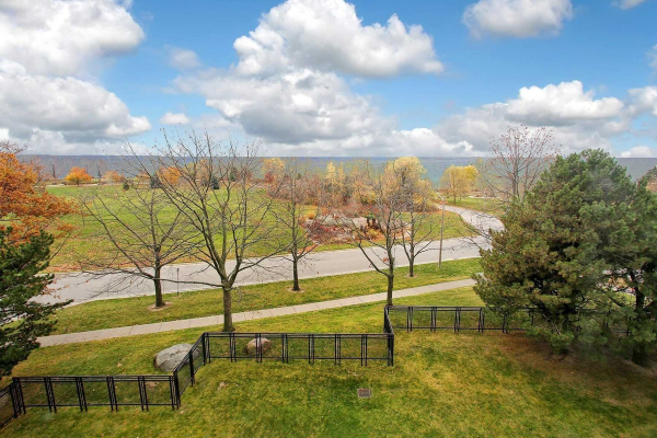 70 Cumberland Lane, Ajax
