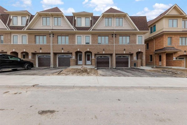 189 Royal Northern Path, Oshawa
