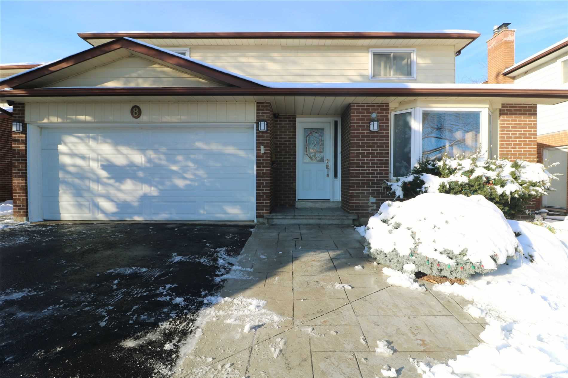 8 Deerfield Court