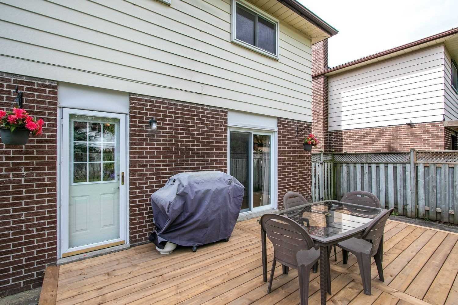 8 Deerfield Court