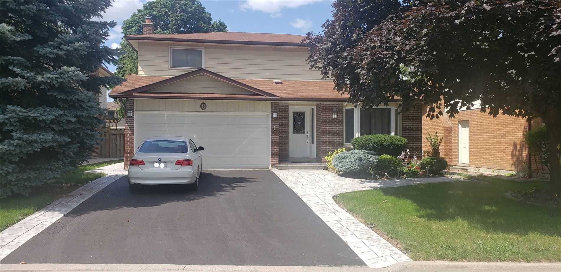 8 Deerfield Court