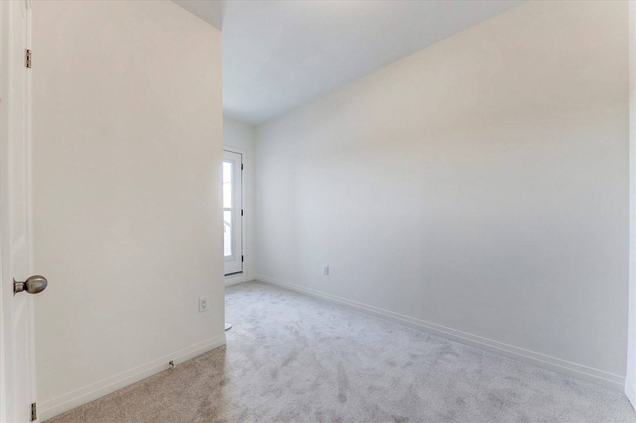 Listing E5886823 - Large Photo # 29