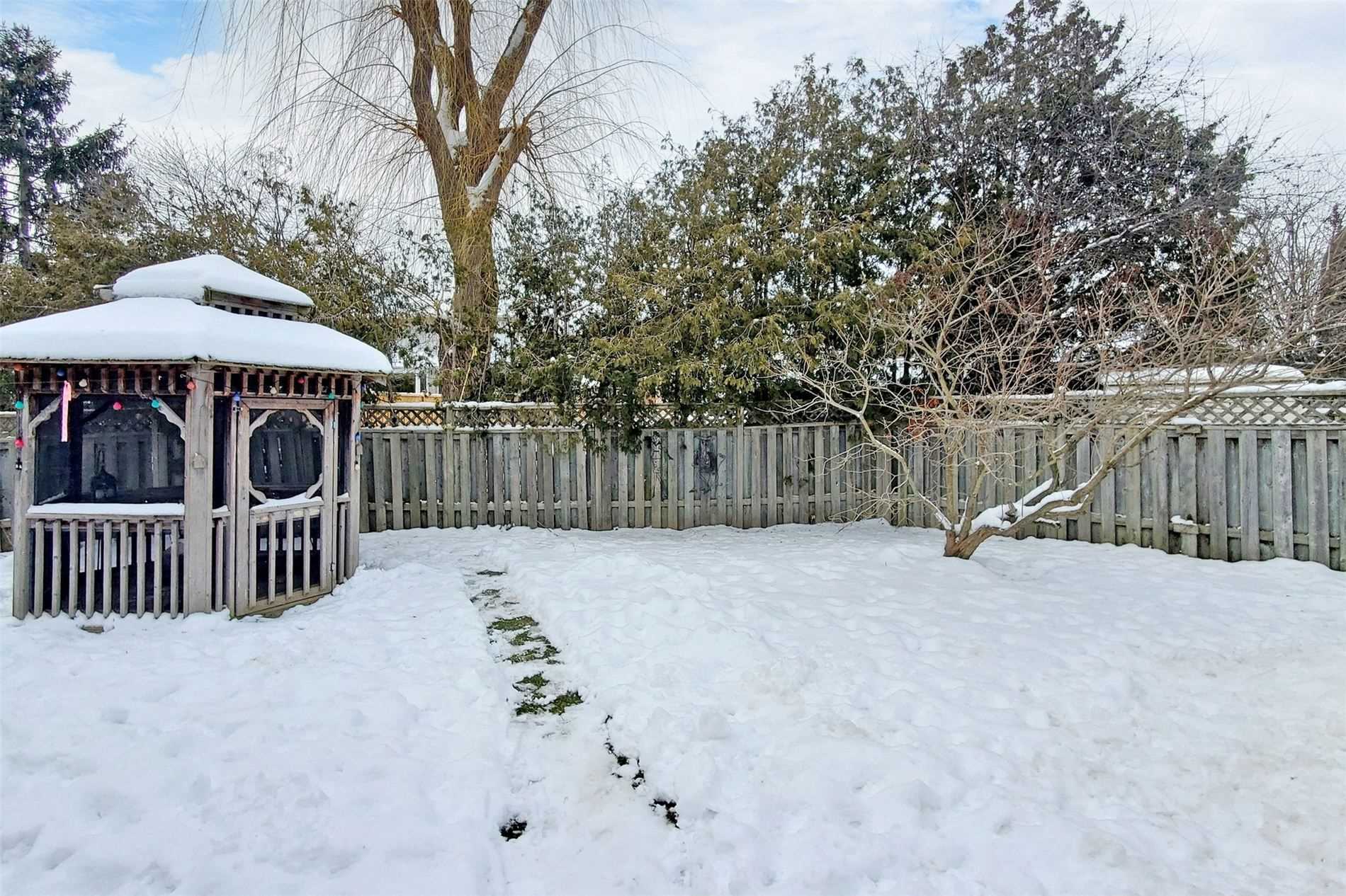 43 Walker Crescent