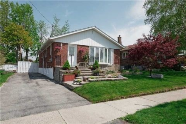 81 Farmbrook Rd, Toronto