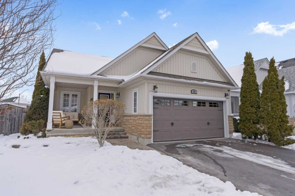 121 Brookhouse Dr, Clarington