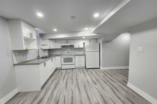 1004 Maury Cres, Pickering