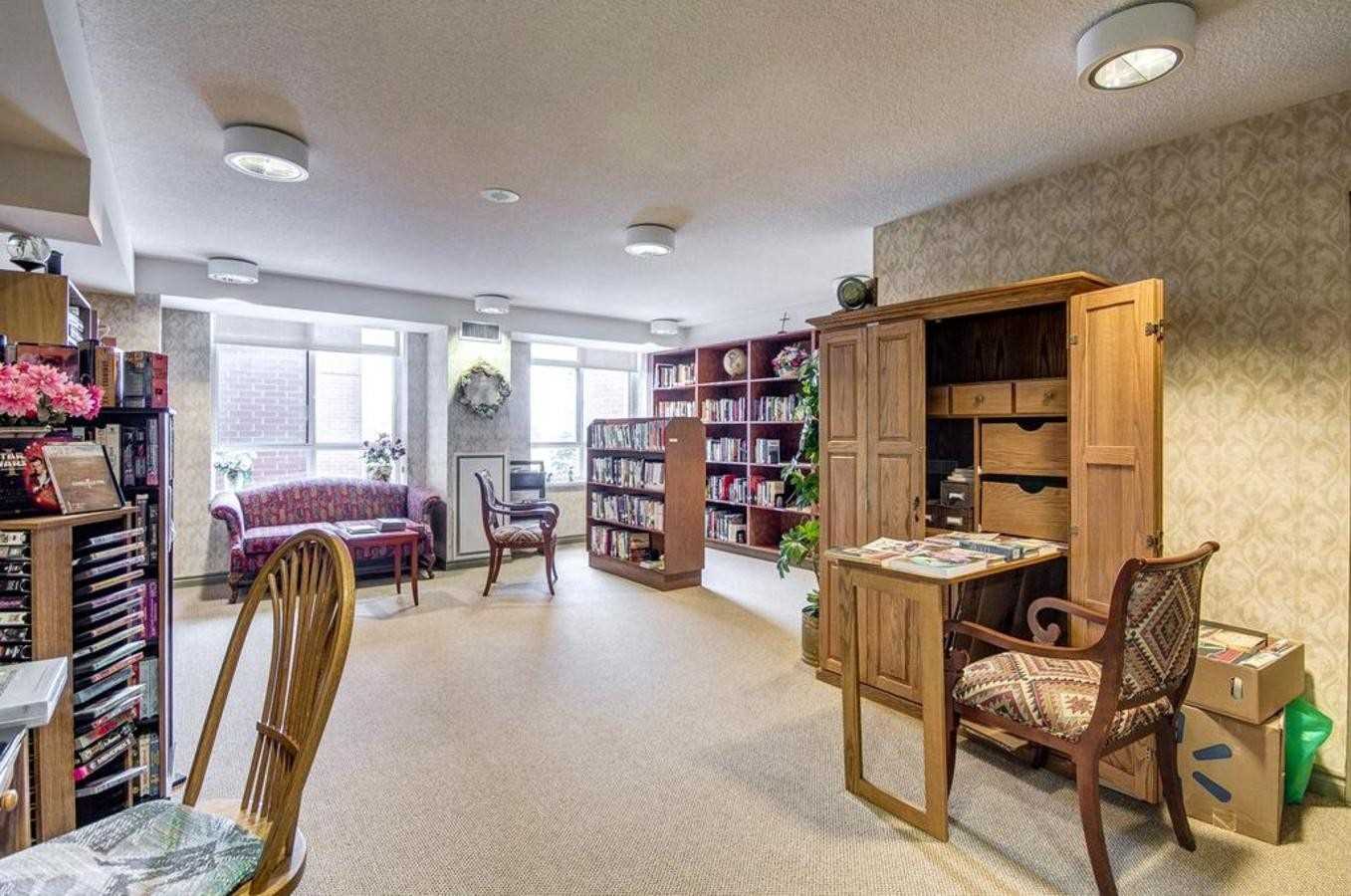 115 Bonis Ave, #316