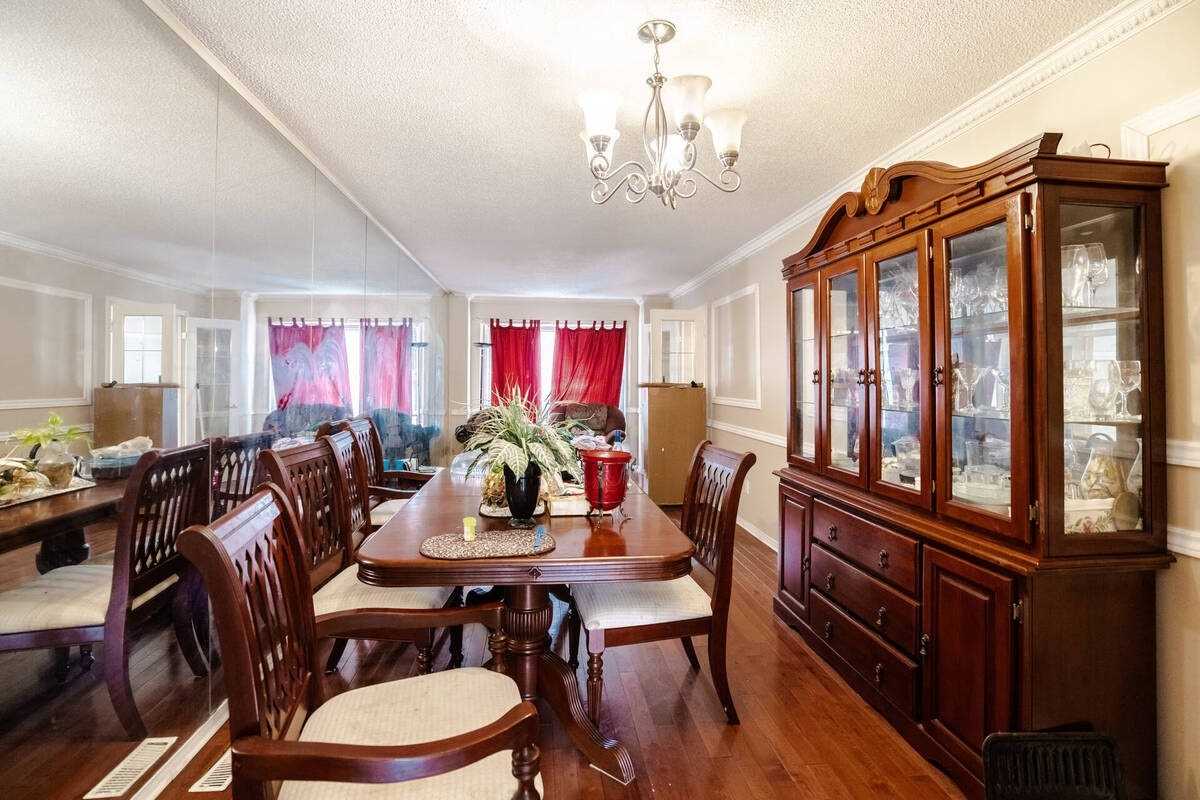 63 Darby Crt