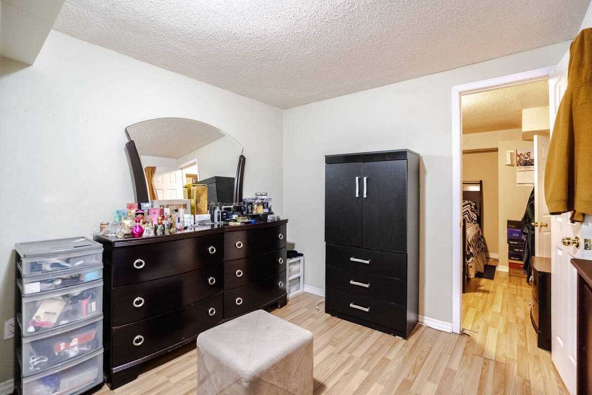 63 Darby Crt