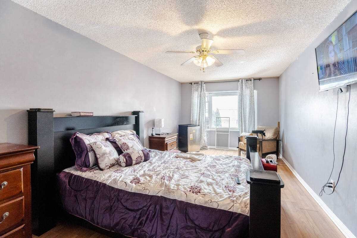 63 Darby Crt