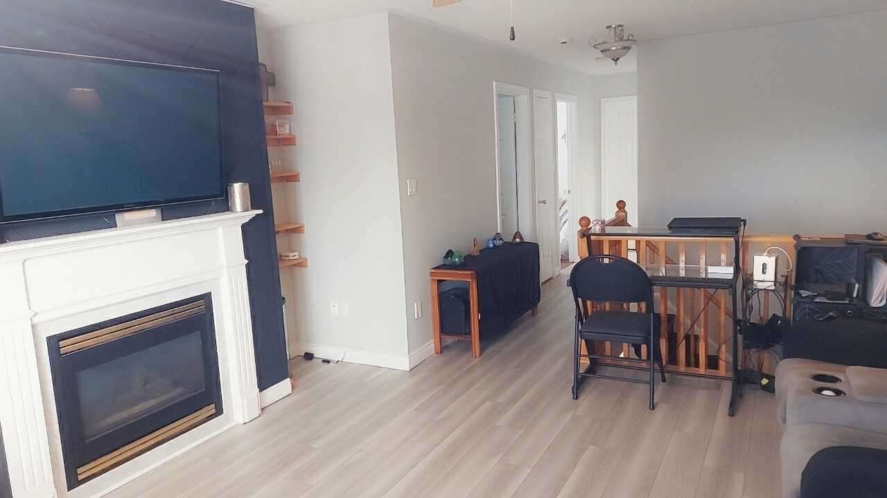 4 Brownstone Crescent