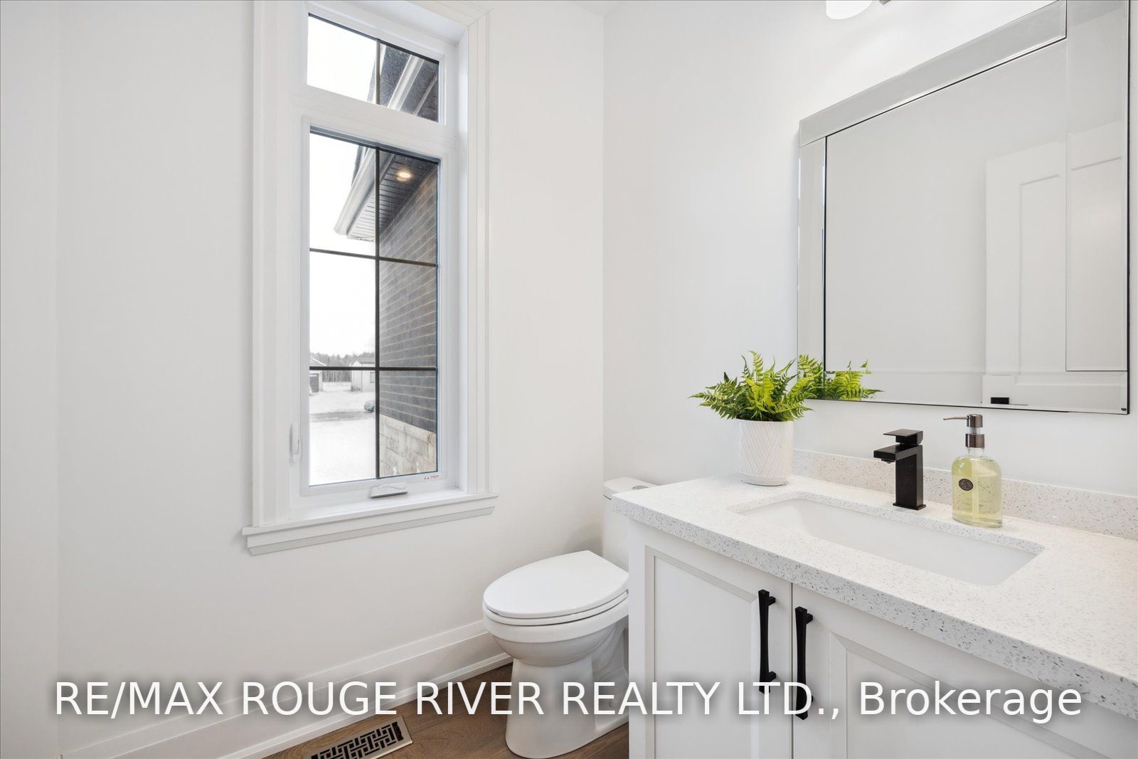46 Charles Tilley Cres