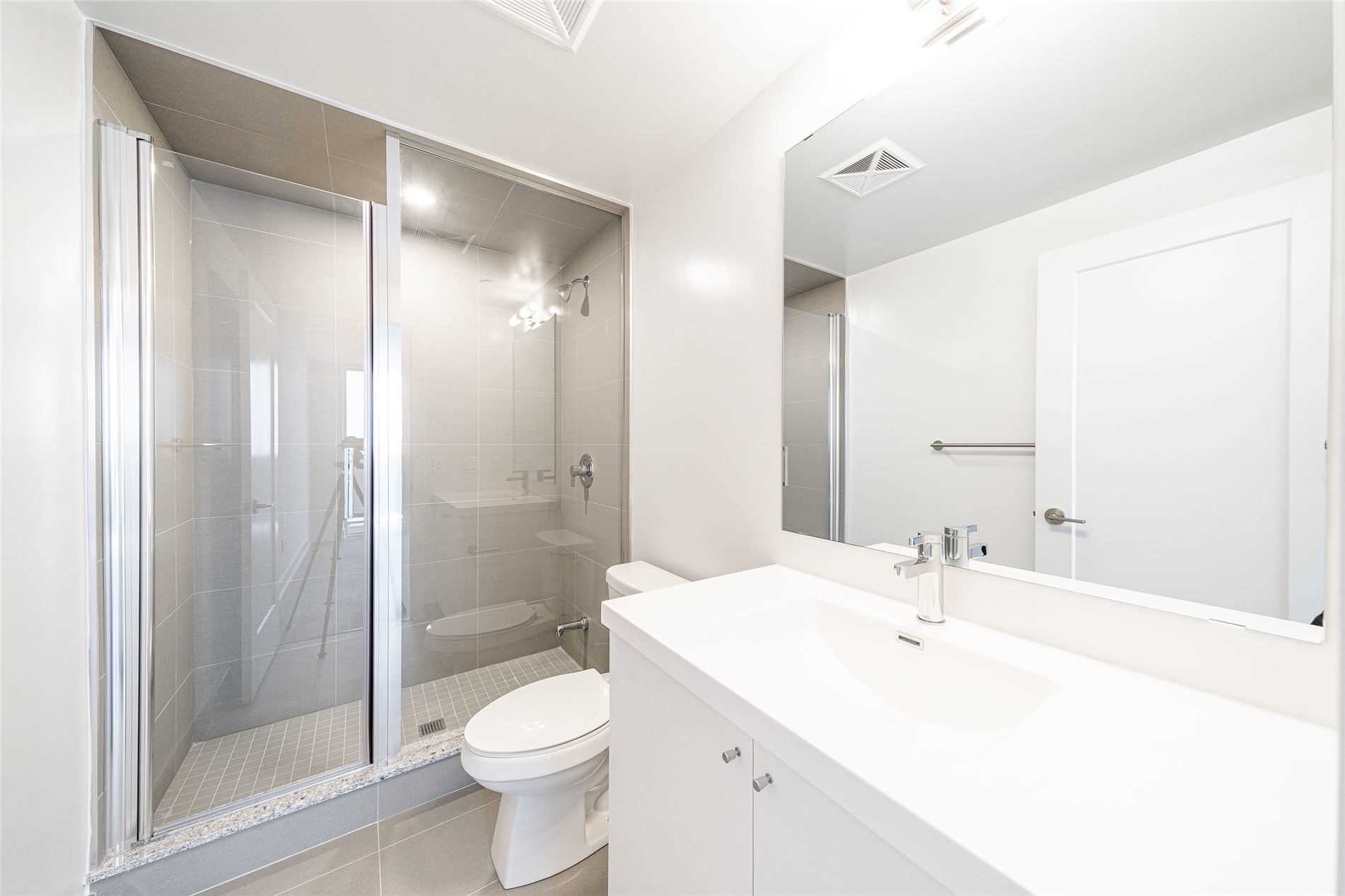 2550 Simcoe St N, #2114