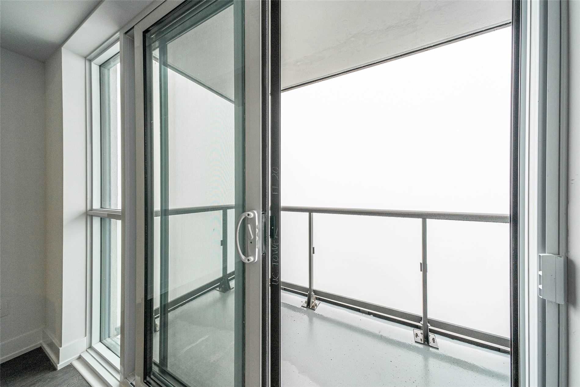 2550 Simcoe St N, #2114