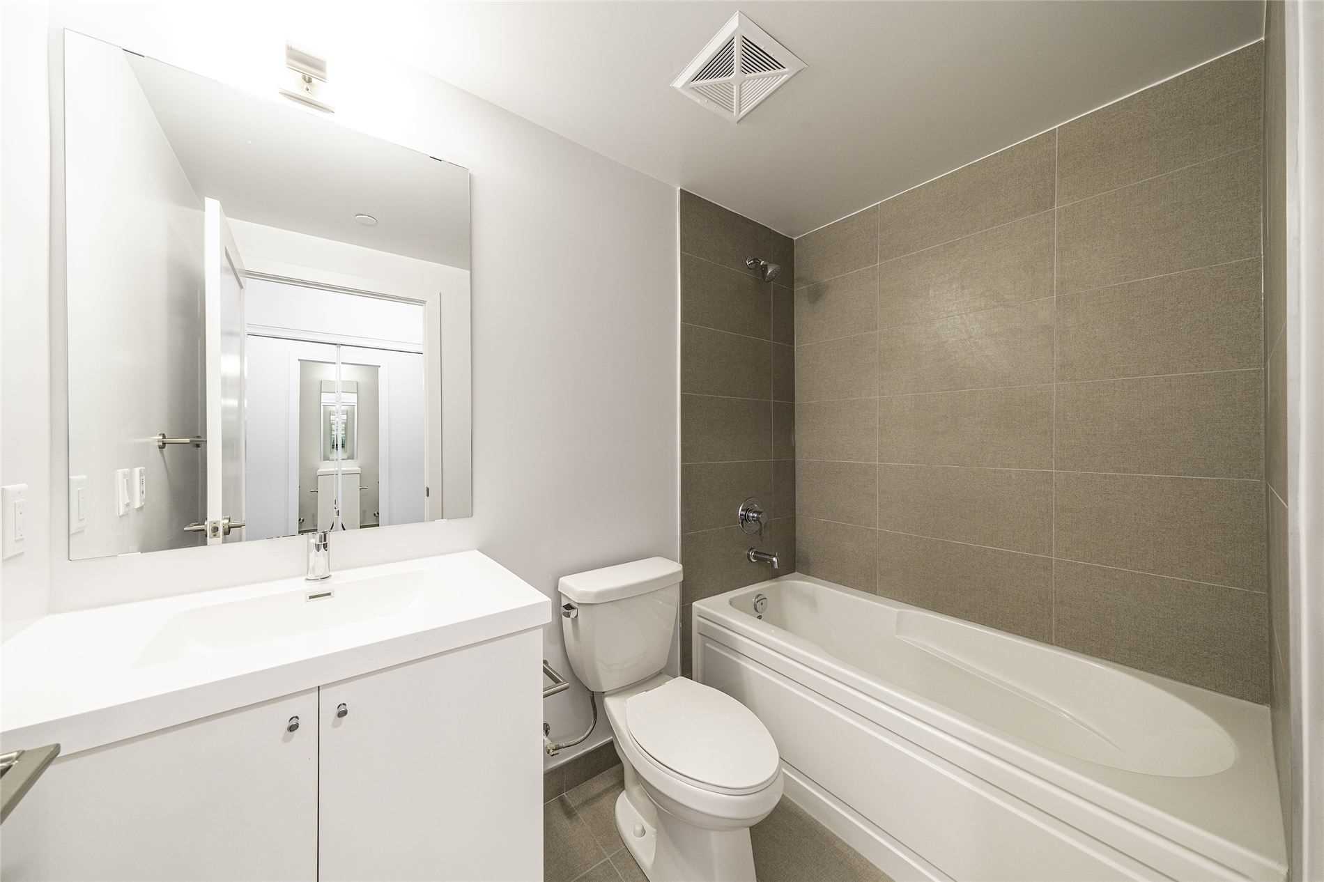 2550 Simcoe St N, #2114