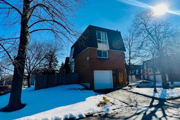 301 Bridletowne Circ, Toronto