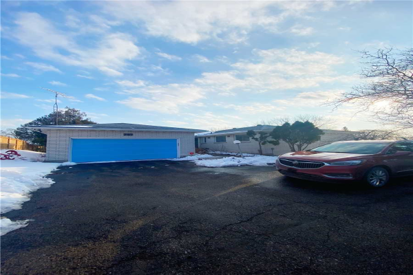 757 Taunton Rd E, Oshawa