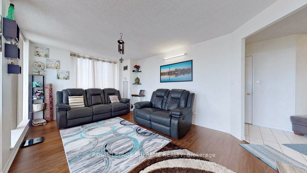 Listing E5901016 - Large Photo # 6