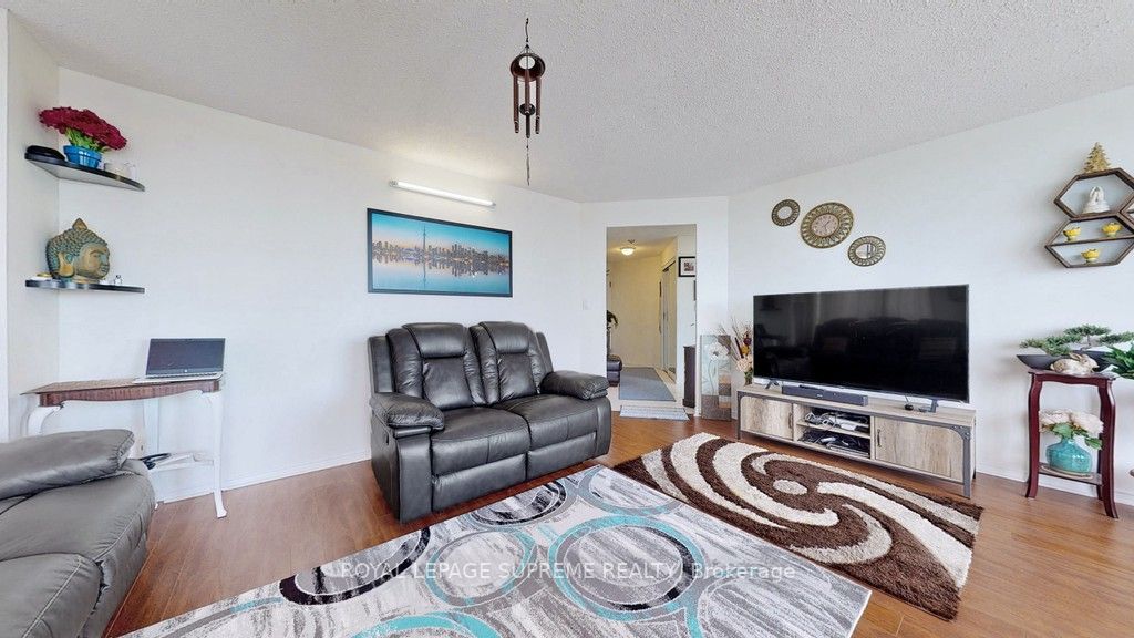 Listing E5901016 - Large Photo # 7