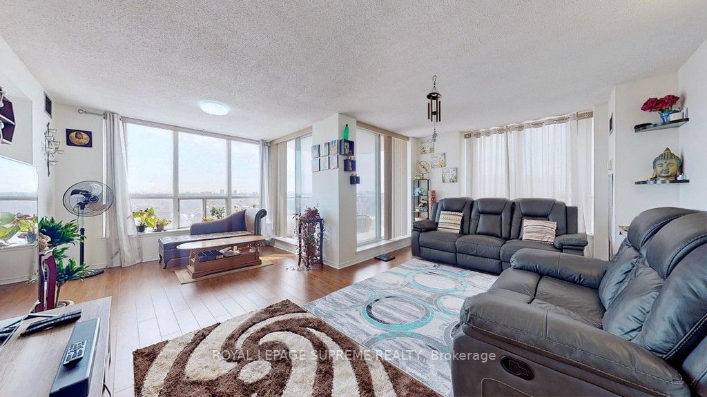 Listing E5901016 - Large Photo # 4