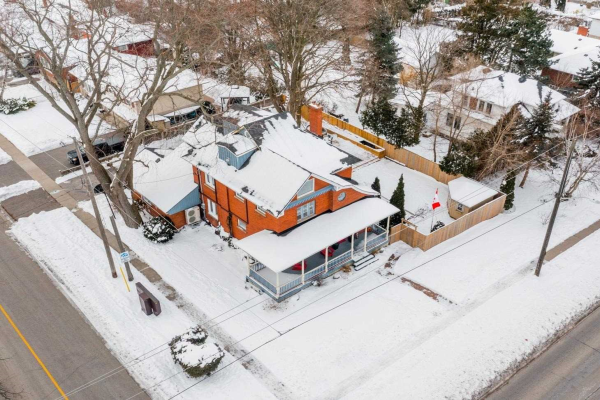 939 King St E, Oshawa