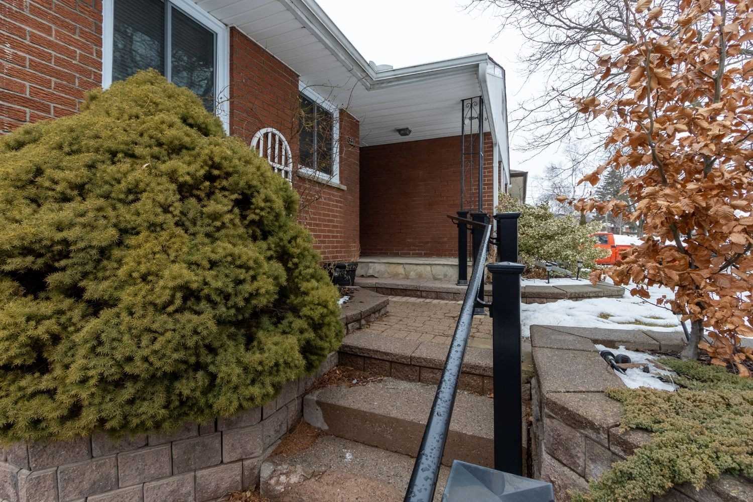 720 Emerson Ave