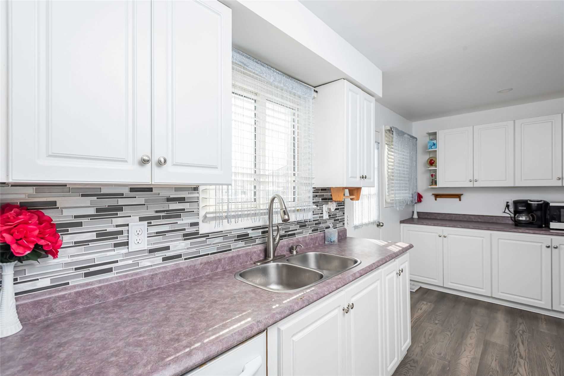 Listing E5904101 - Large Photo # 12