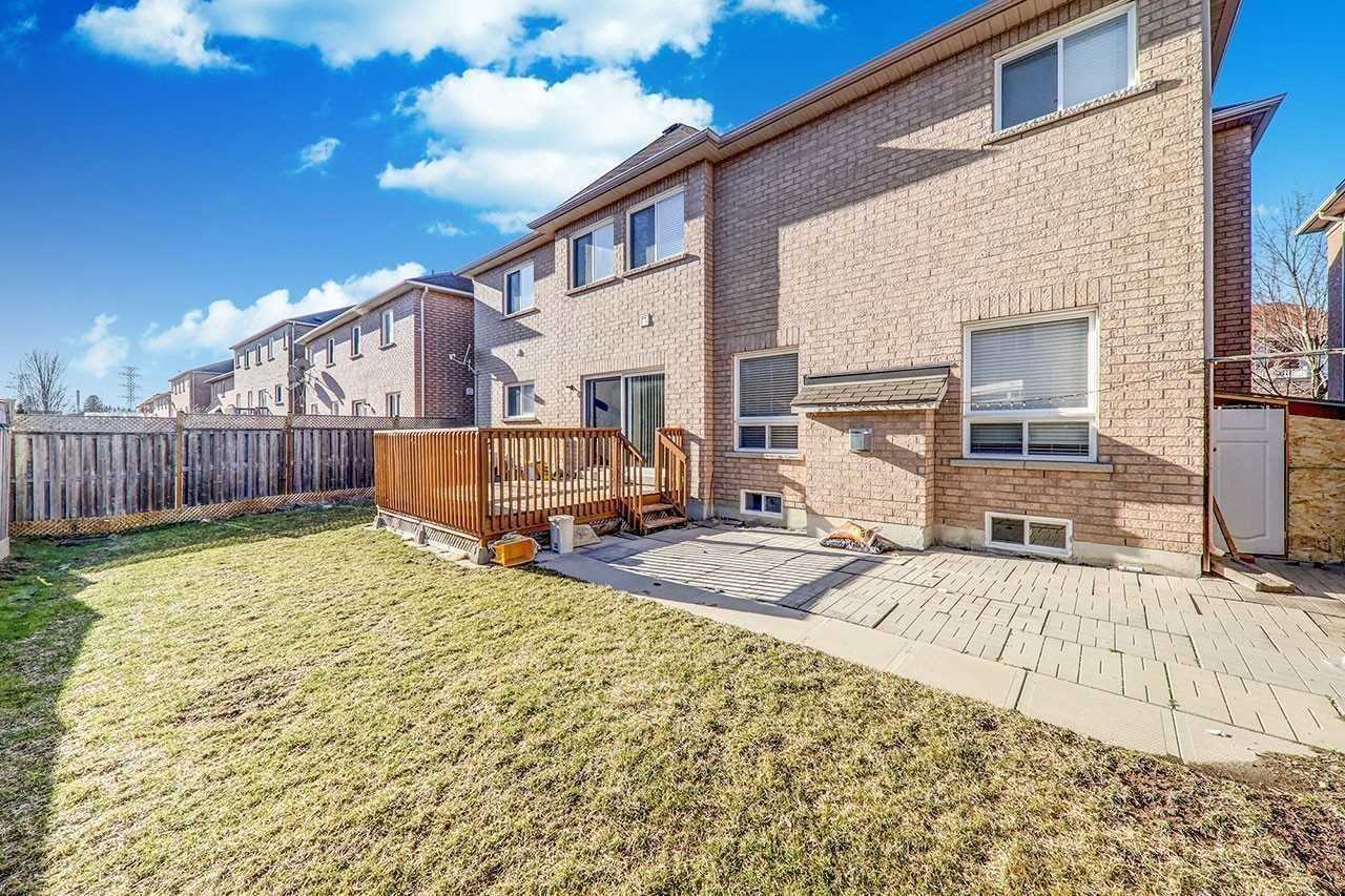 9 Weston Cres