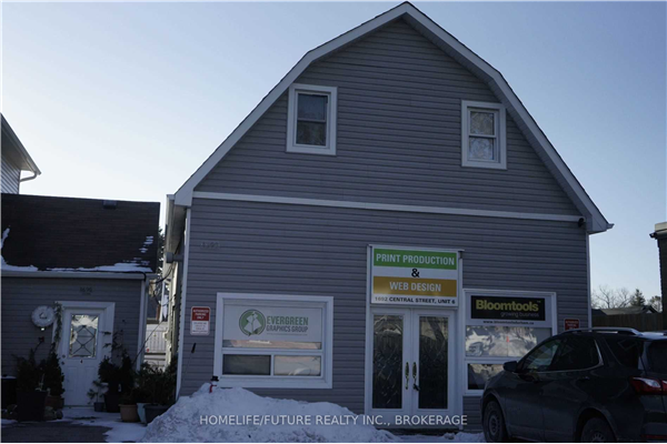 1692 Central St, Pickering