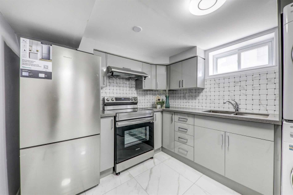 507 Brock St S, Whitby