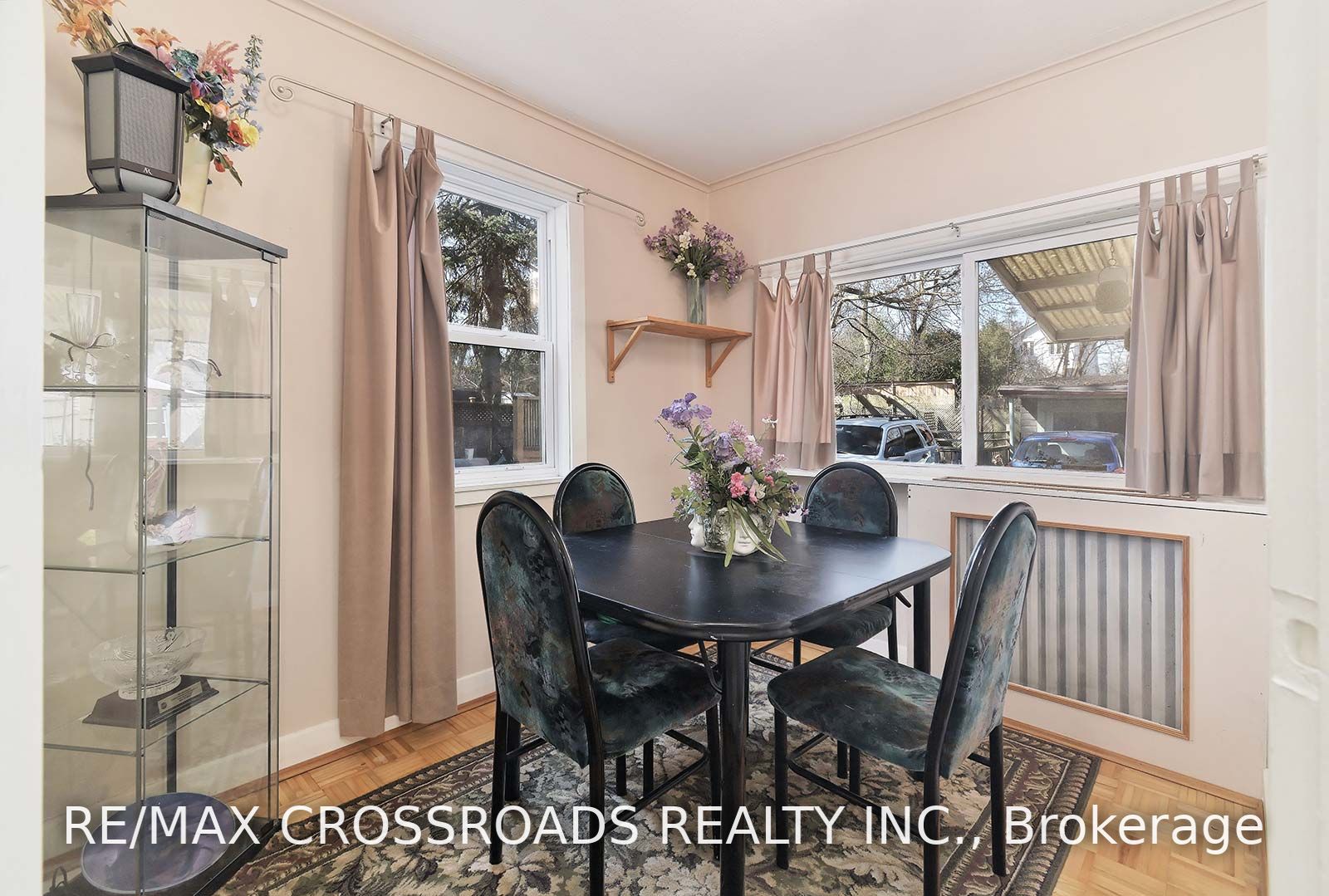 160 King Edward Ave