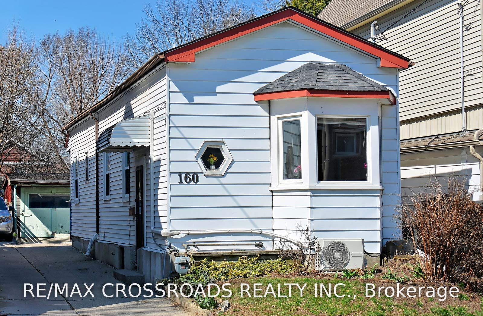 160 King Edward Ave