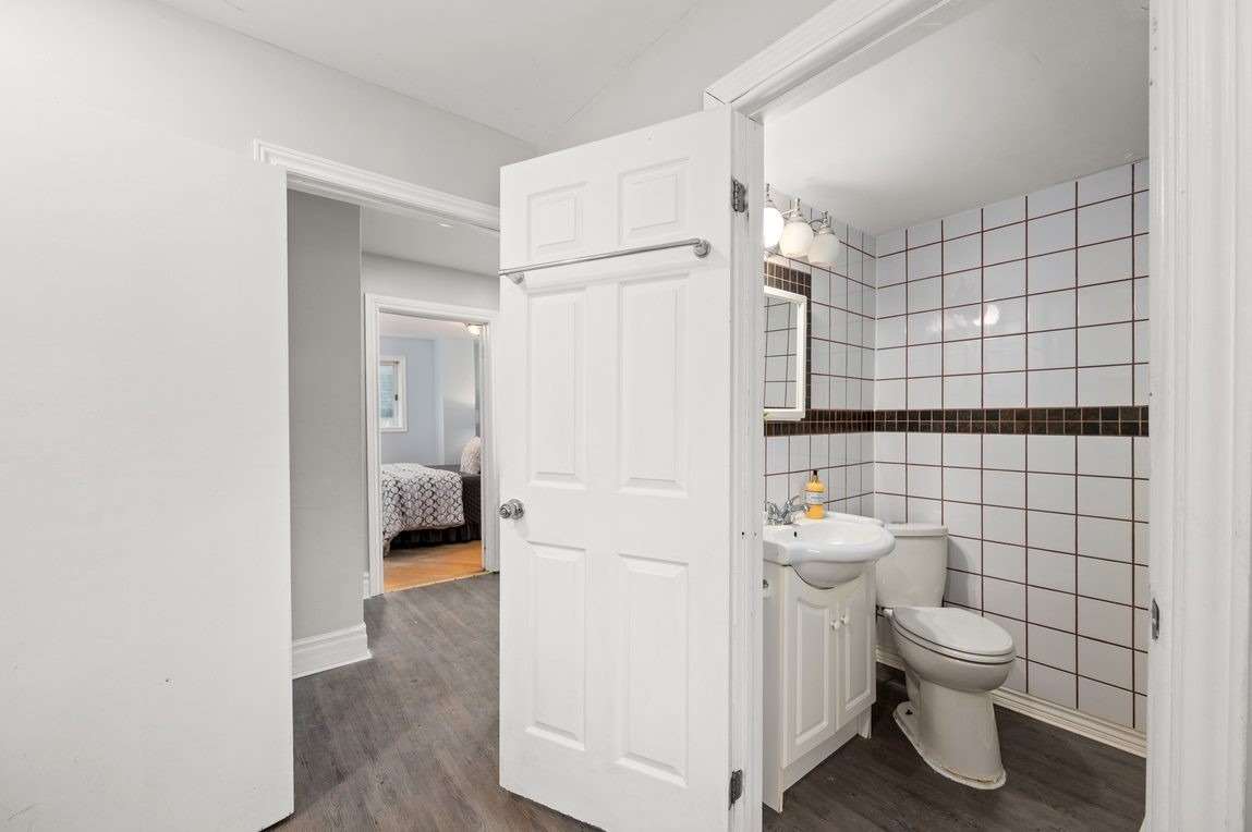 Listing E5911359 - Large Photo # 19