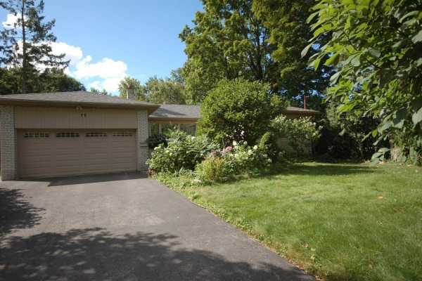 9 Bramber Dr, Toronto
