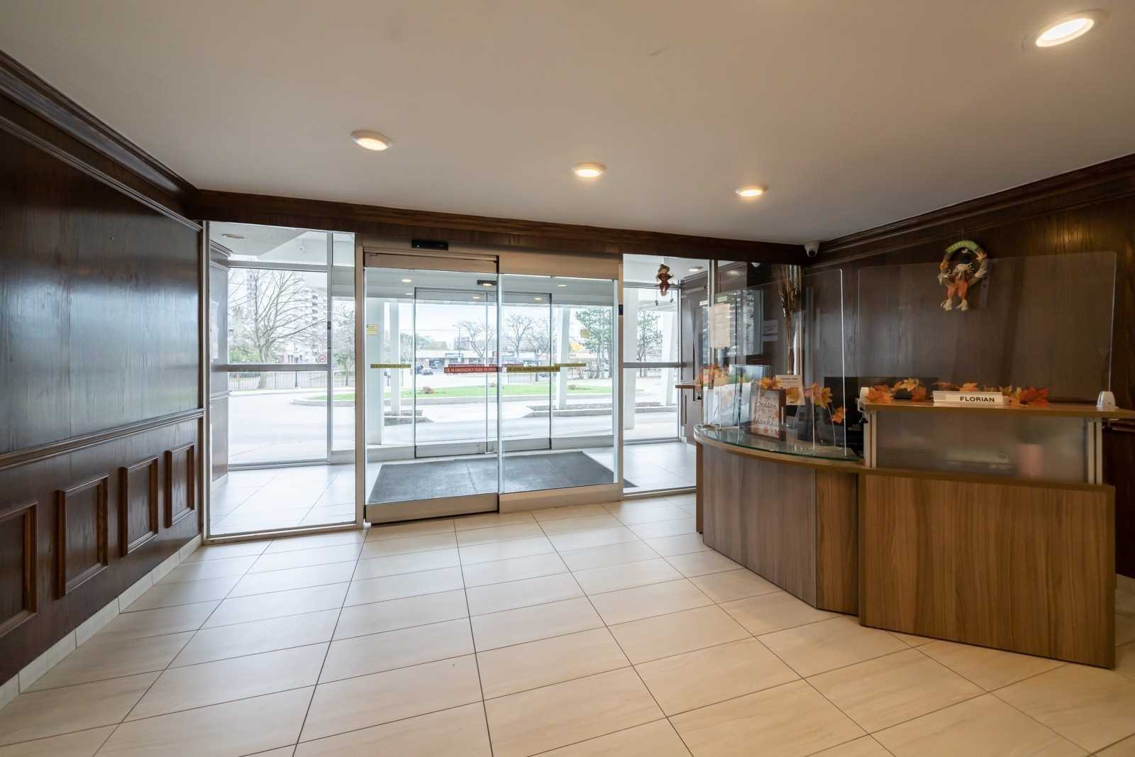 2550 Pharmacy Avenue #1206