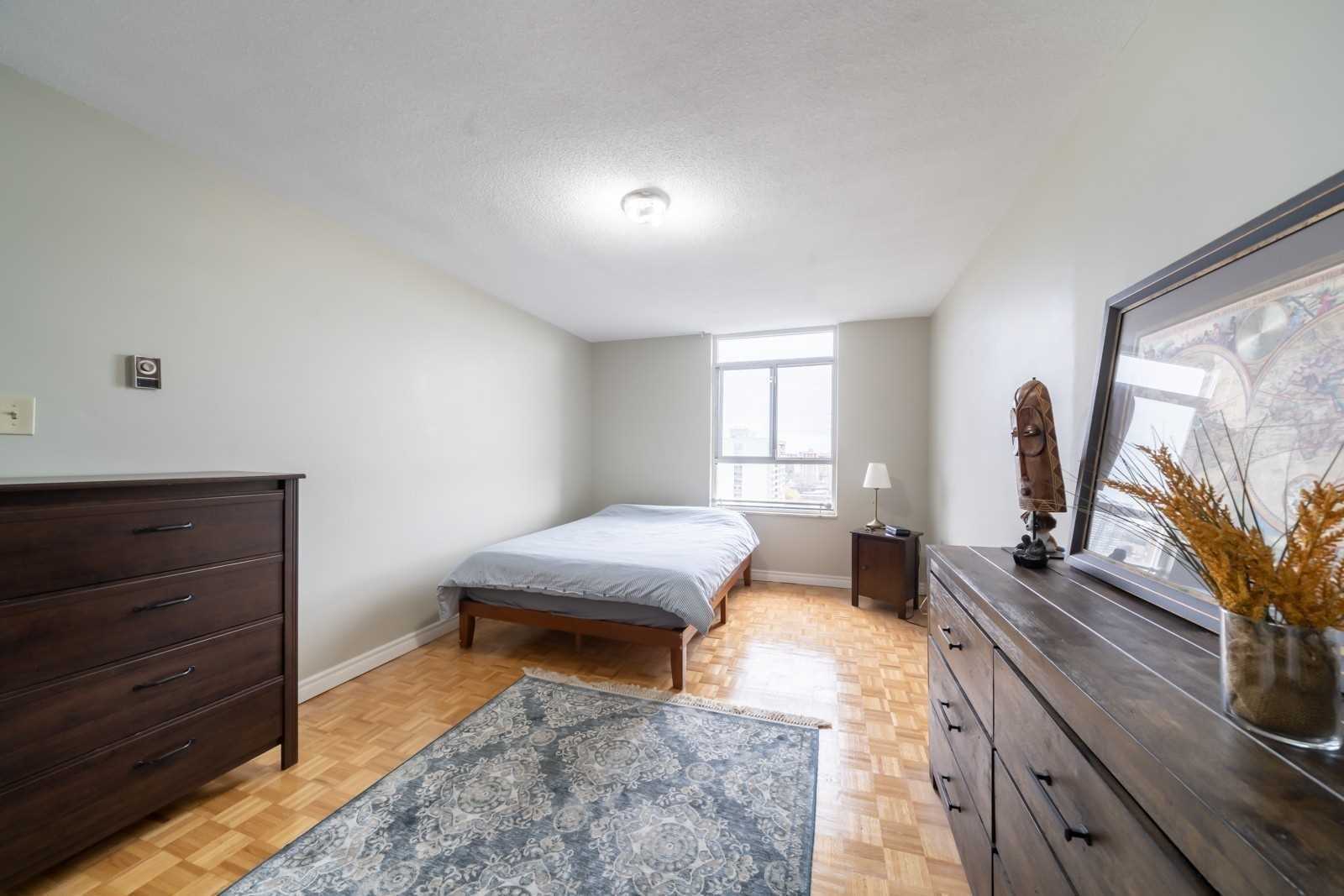 2550 Pharmacy Avenue #1206