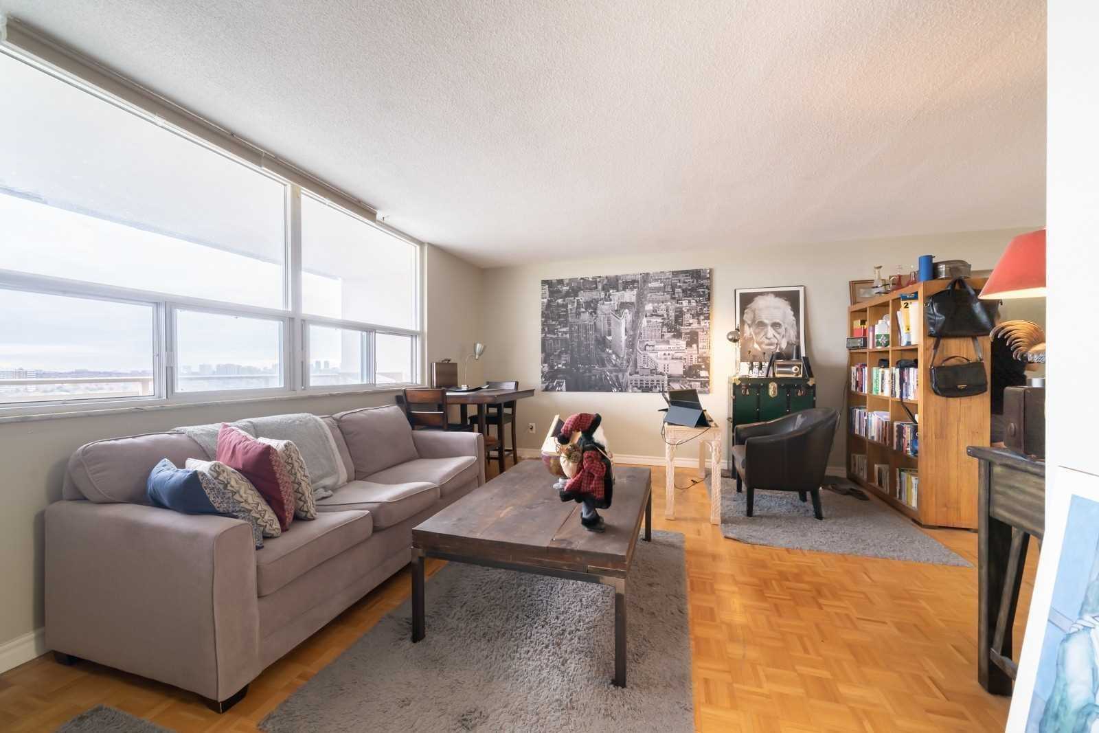 2550 Pharmacy Avenue #1206