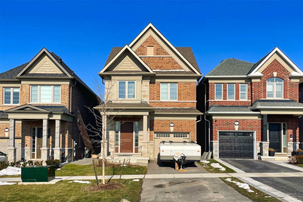 104 Christine Elliott Ave, Whitby
