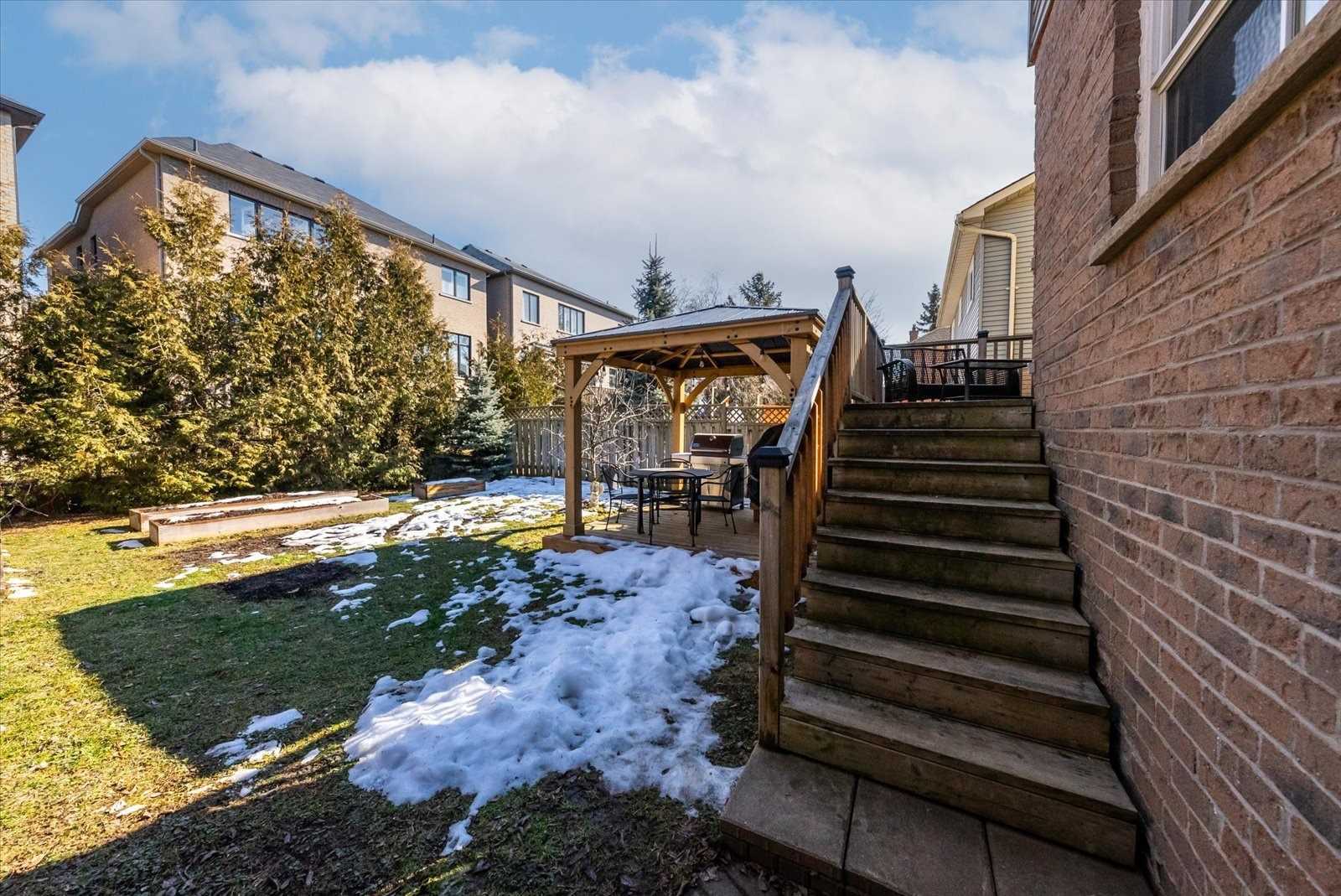 68 Flint Crescent