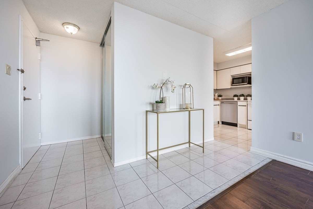 #606 - 1535 Diefenbaker Crt, Pickering