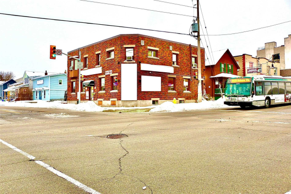 92 Bond St W, Oshawa